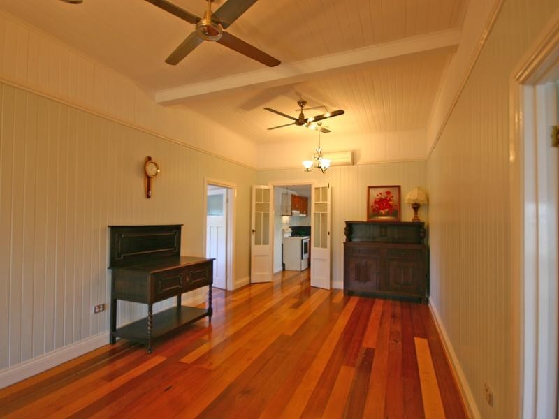 275 Aumuller Street, Westcourt QLD 4870