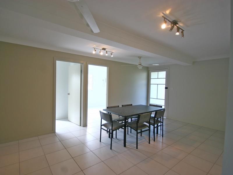 275 Aumuller Street, Westcourt QLD 4870