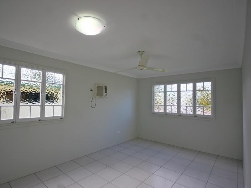 275 Aumuller Street, Westcourt QLD 4870