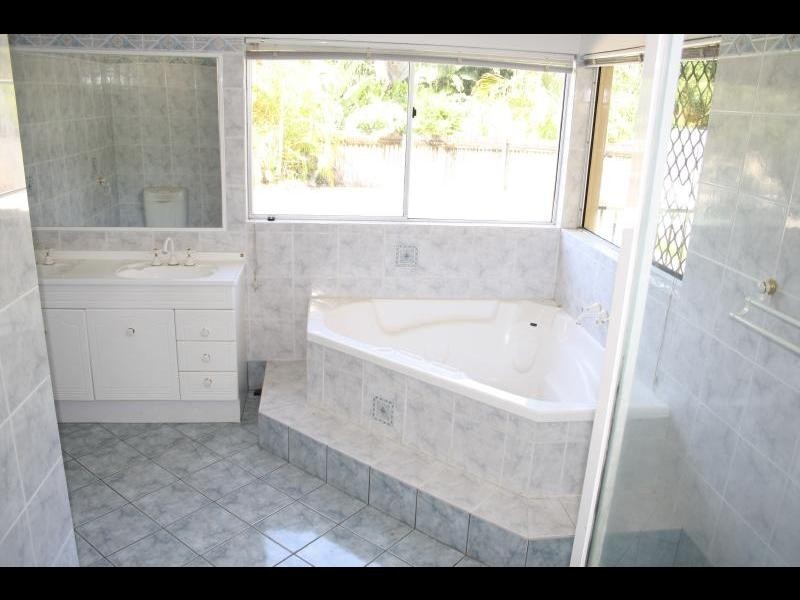 68 Callum Street, Mooroobool QLD 4870