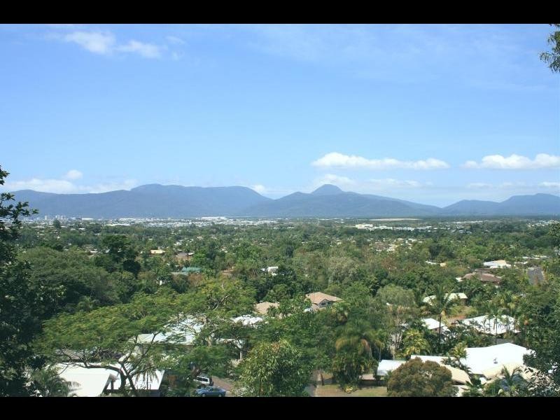 8A Forum Close, Mooroobool QLD 4870