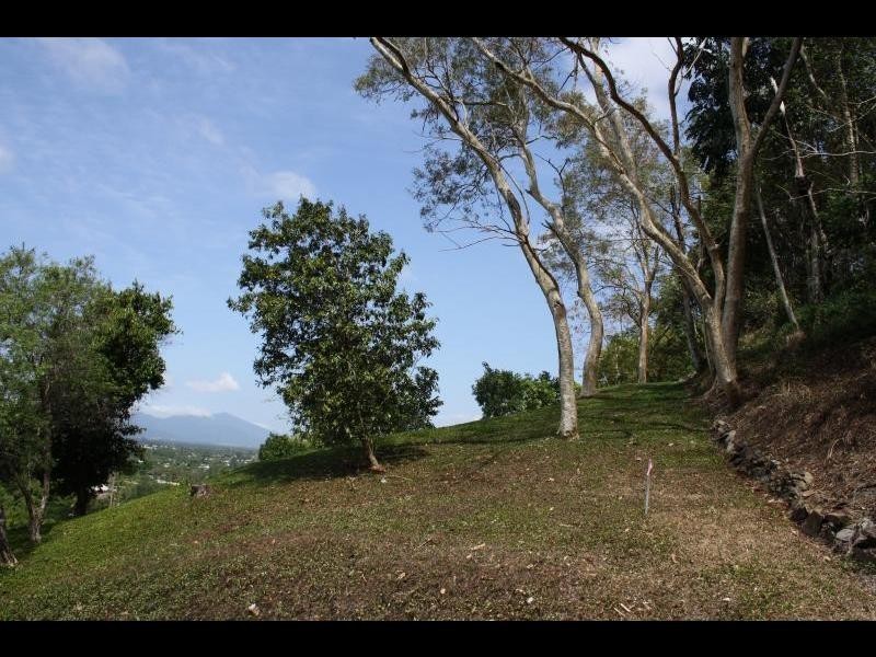 8A Forum Close, Mooroobool QLD 4870