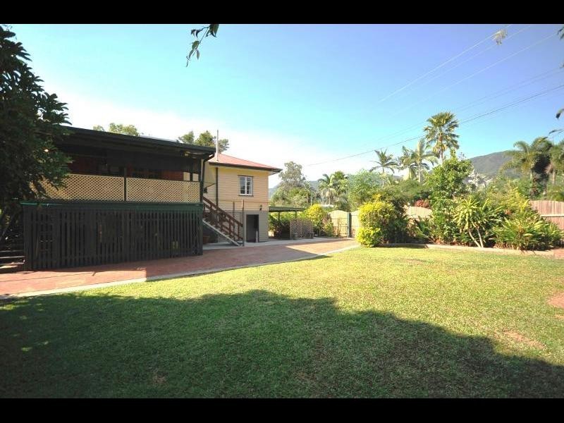 24 George Street, Earlville QLD 4870