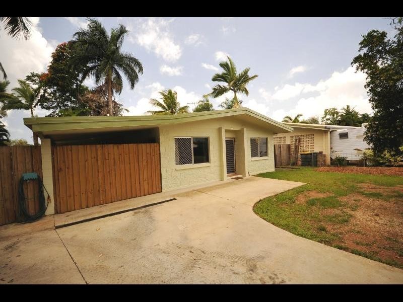 34 Lime Street, Mooroobool QLD 4870
