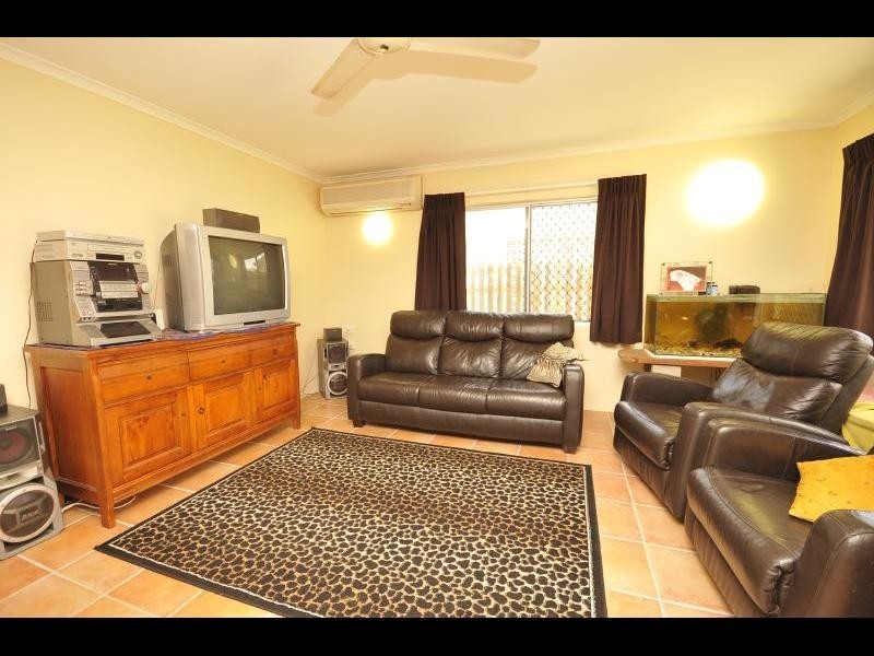 34 Lime Street, Mooroobool QLD 4870