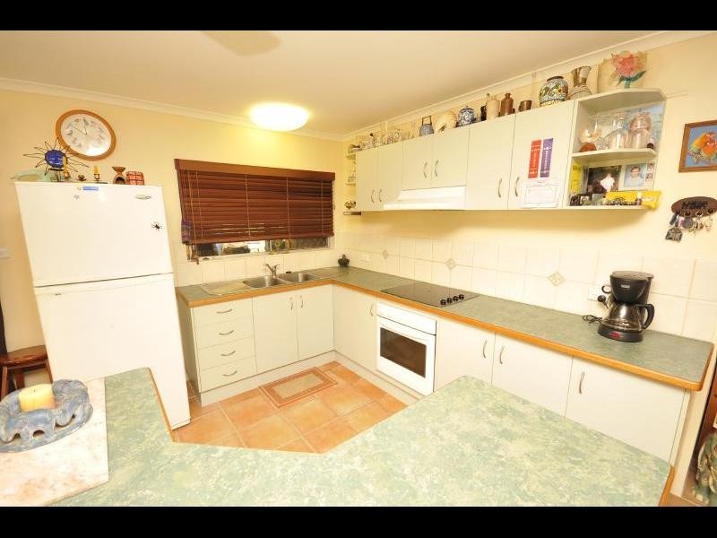 34 Lime Street, Mooroobool QLD 4870