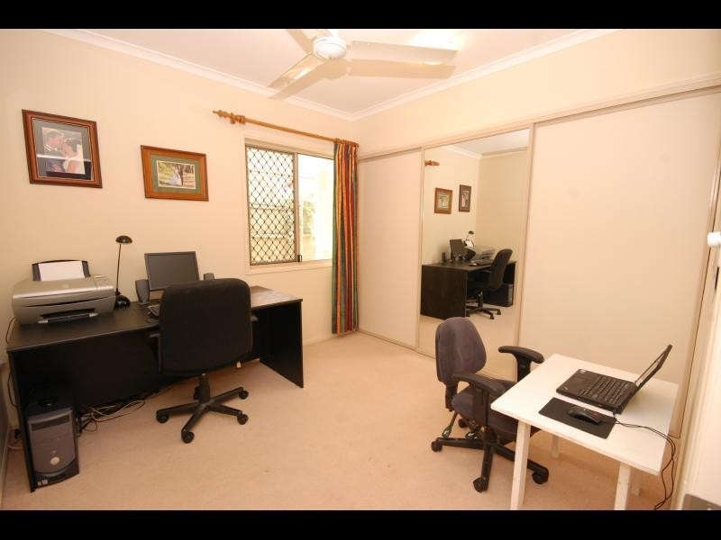 6 Hymes Street, Kanimbla QLD 4870