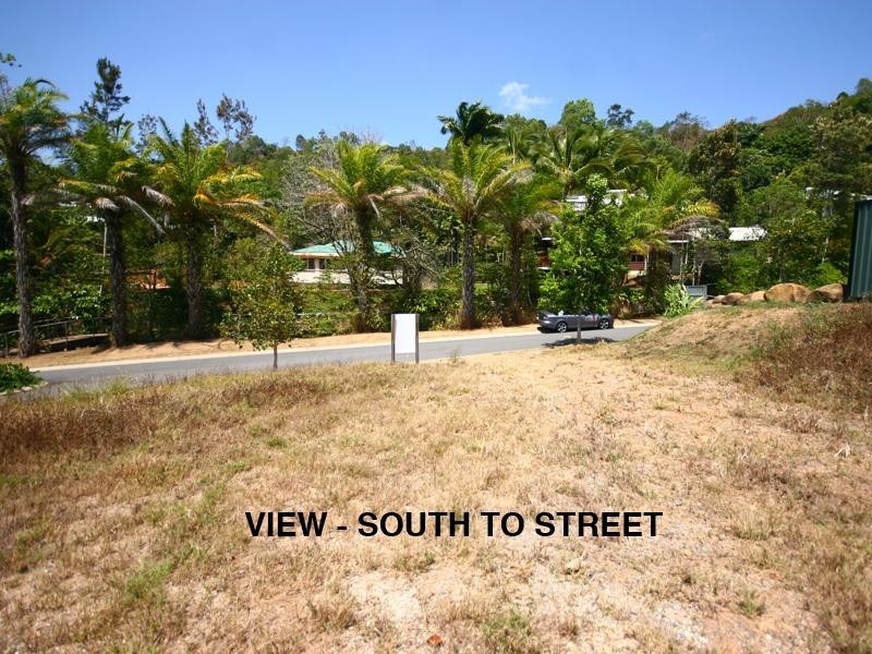 4 Bel-Air Drive, Whitfield QLD 4870