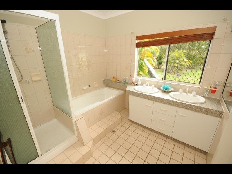 12 Bardup Close, White Rock QLD 4868
