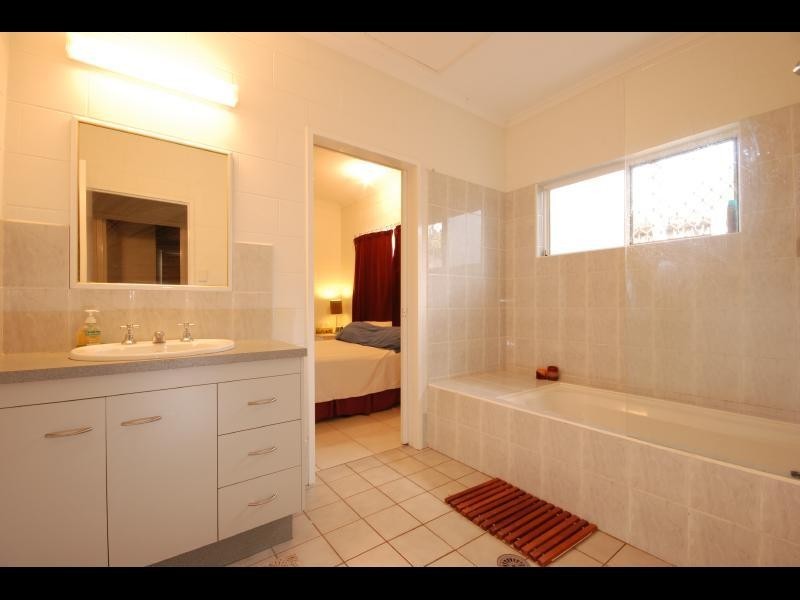 1 Dungarvan Drive, Brinsmead QLD 4870