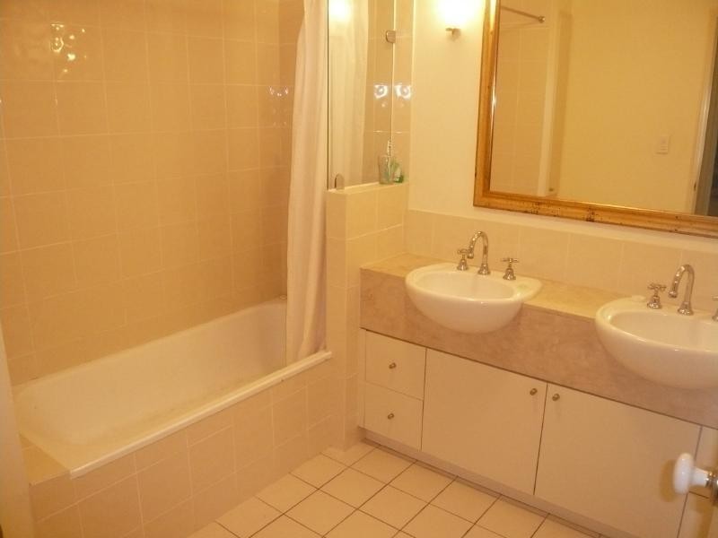 413/2 Greenslopes Street ‘The Lakes’, Cairns North QLD 4870