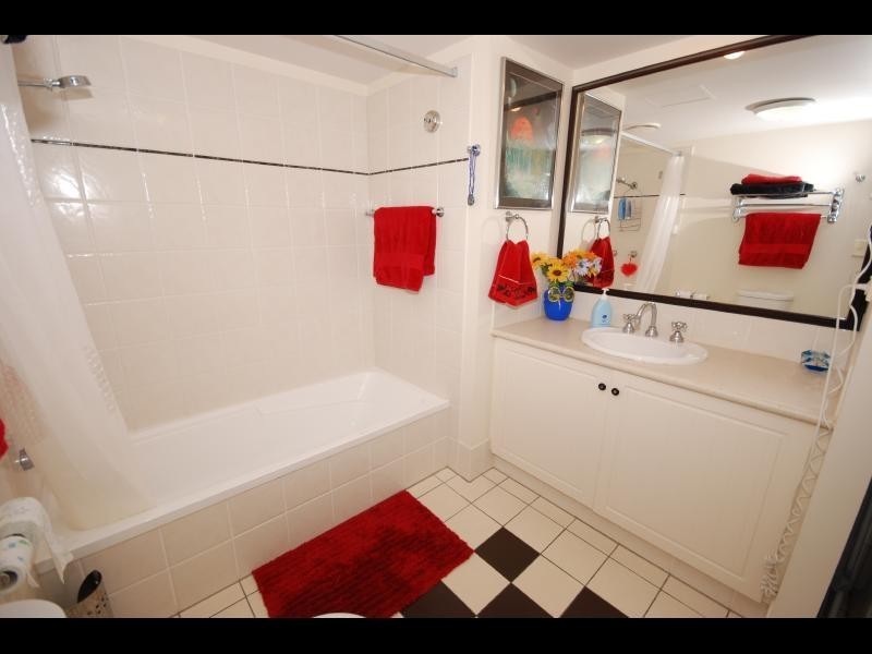 522-524/38 Abbott Street, Cairns City QLD 4870