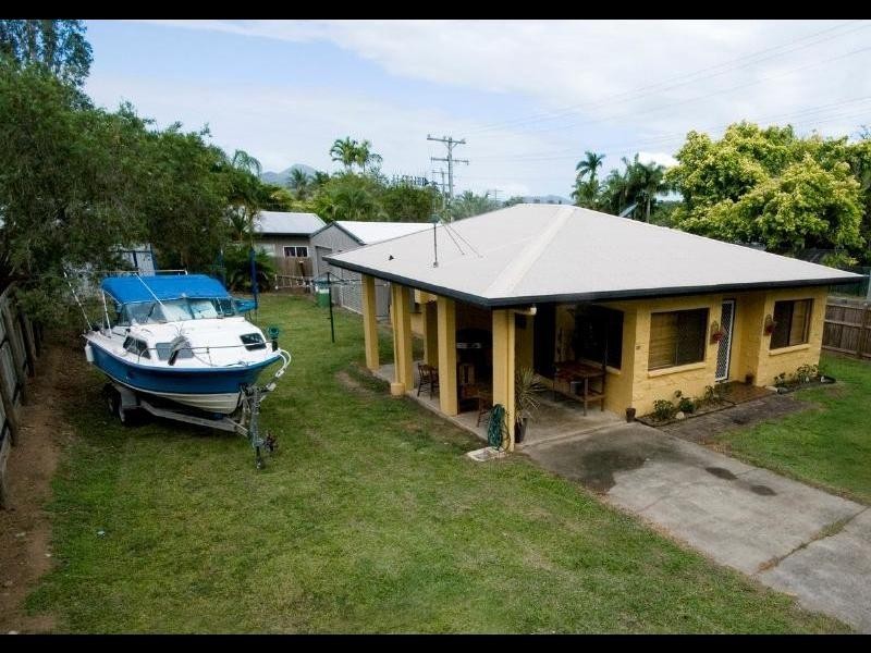 106 Callum Street, Mooroobool QLD 4870