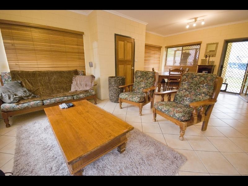 106 Callum Street, Mooroobool QLD 4870