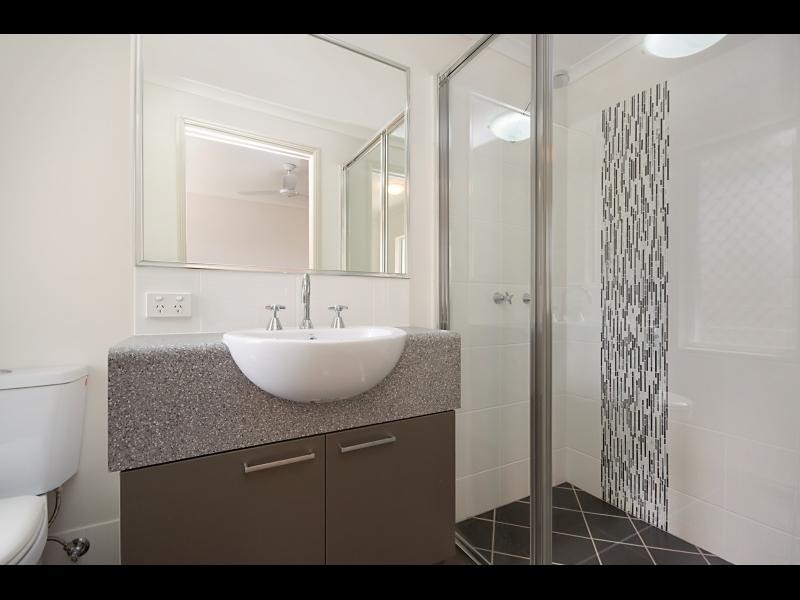 1/109 Callaghan Street, Mooroobool QLD 4870