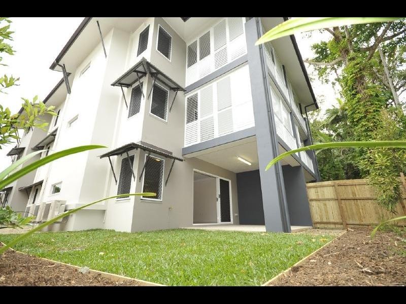 1/109 Callaghan Street, Mooroobool QLD 4870