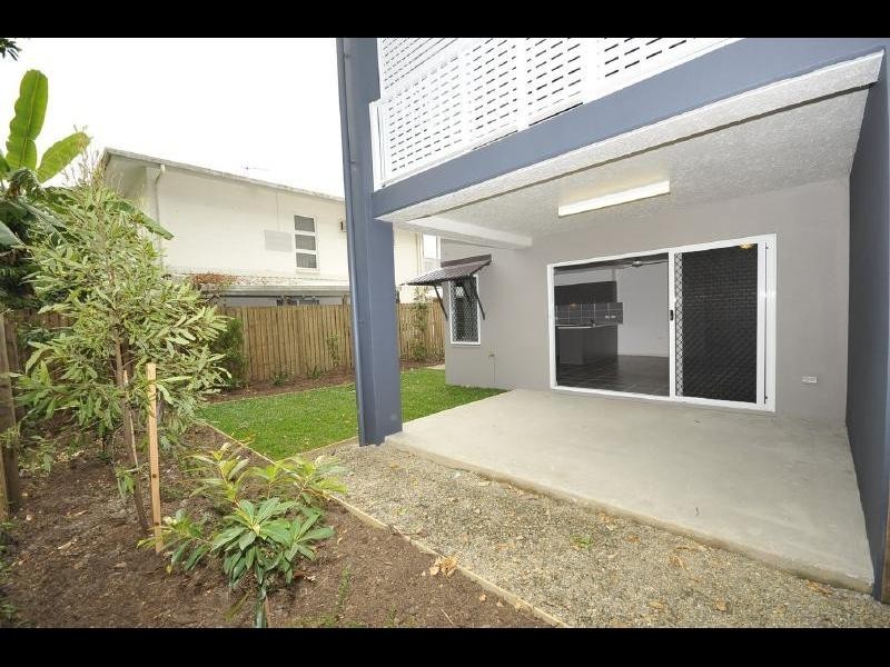 1/109 Callaghan Street, Mooroobool QLD 4870
