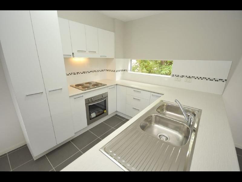 4/109 Callaghan Street, Mooroobool QLD 4870