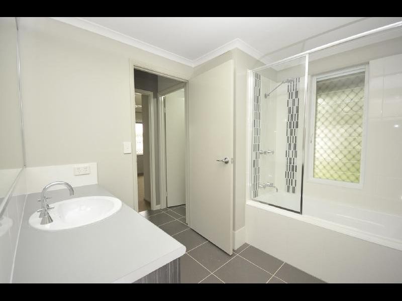 4/109 Callaghan Street, Mooroobool QLD 4870