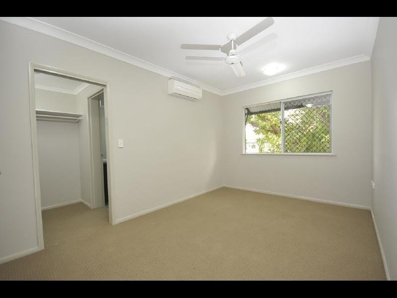 4/109 Callaghan Street, Mooroobool QLD 4870