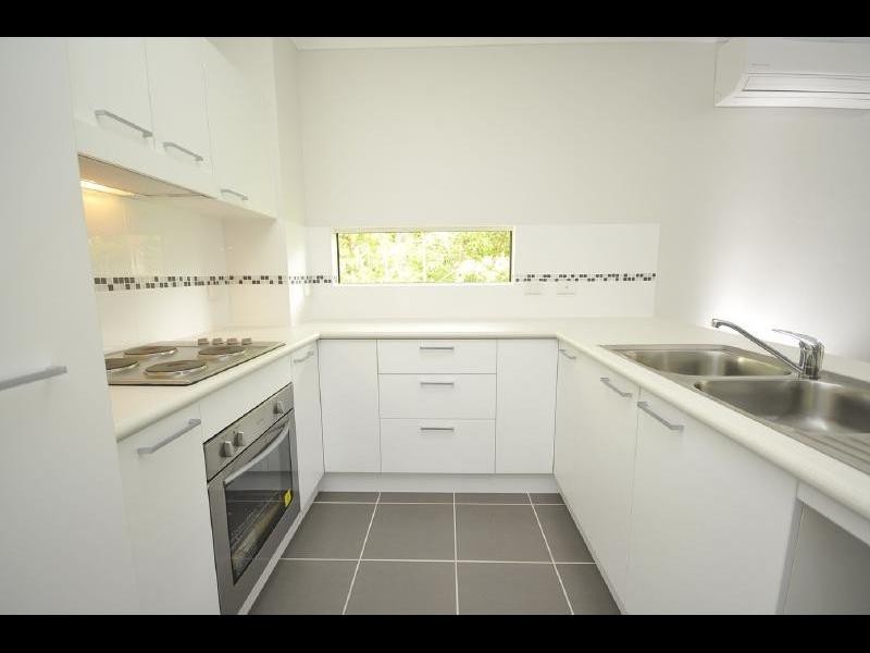 109 Callaghan Street, Mooroobool QLD 4870