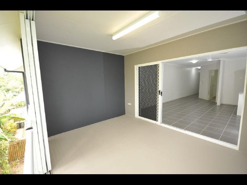 109 Callaghan Street, Mooroobool QLD 4870