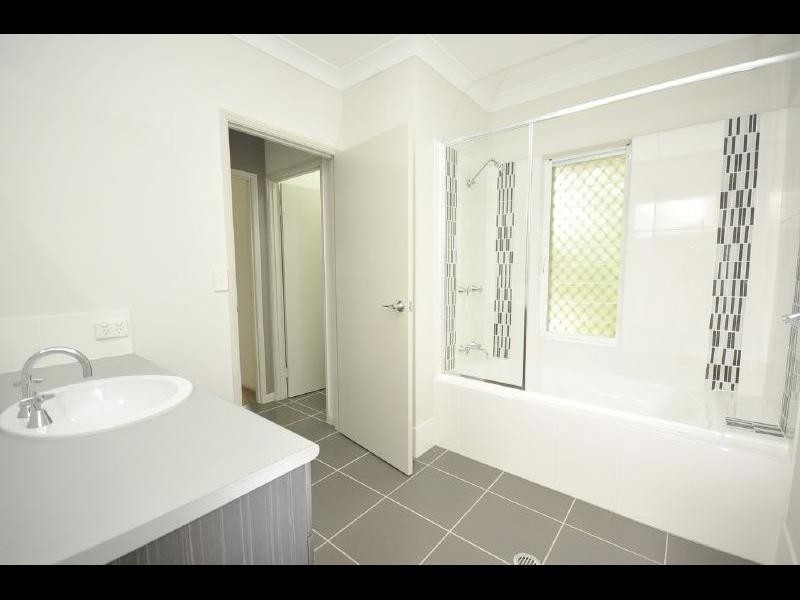 109 Callaghan Street, Mooroobool QLD 4870