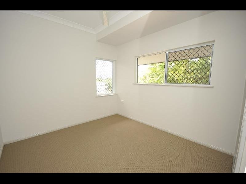 109 Callaghan Street, Mooroobool QLD 4870