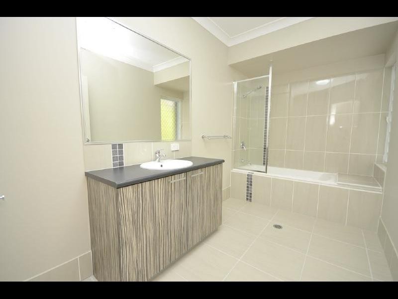 8/109 Callaghan Street, Mooroobool QLD 4870