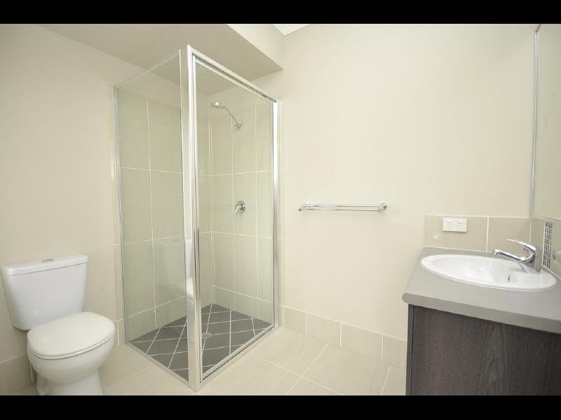 8/109 Callaghan Street, Mooroobool QLD 4870