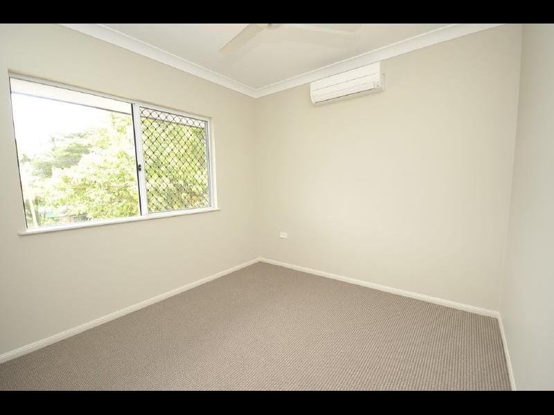 8/109 Callaghan Street, Mooroobool QLD 4870