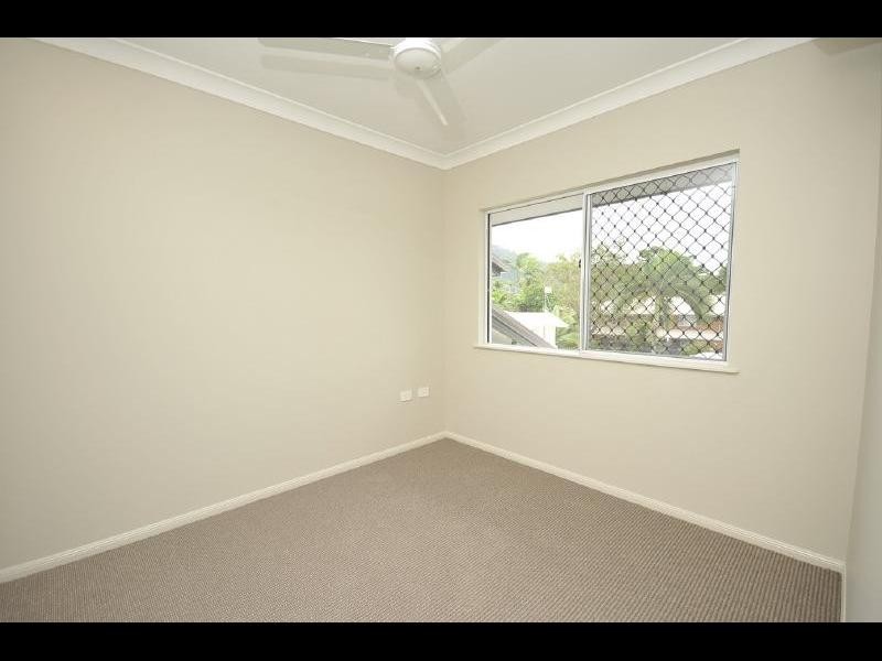 8/109 Callaghan Street, Mooroobool QLD 4870