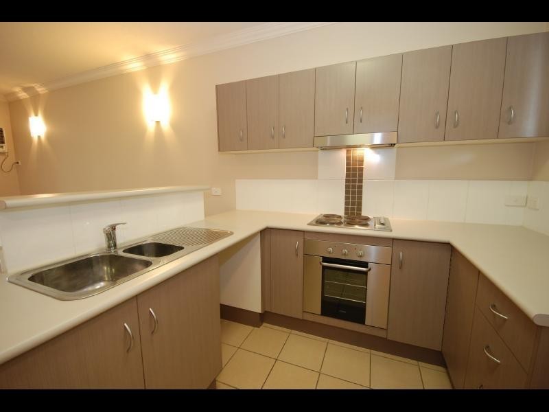 205/2-4 Centenary Close, Manoora QLD 4870