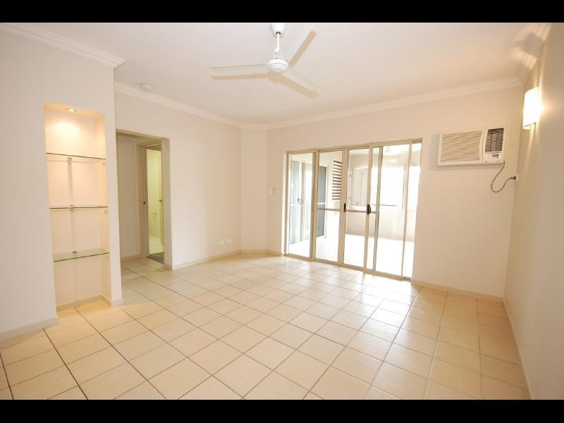 205/2-4 Centenary Close, Manoora QLD 4870