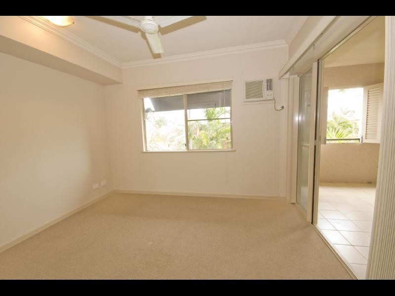 205/2-4 Centenary Close, Manoora QLD 4870