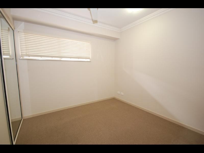 205/2-4 Centenary Close, Manoora QLD 4870