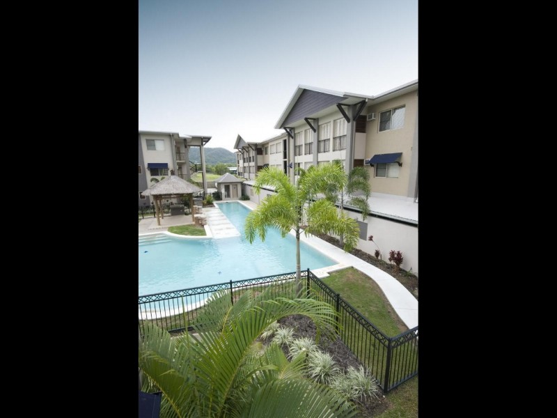 205/2-4 Centenary Close, Manoora QLD 4870