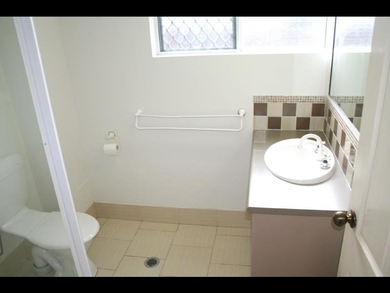 11/77 Little Pease Street, Manoora QLD 4870