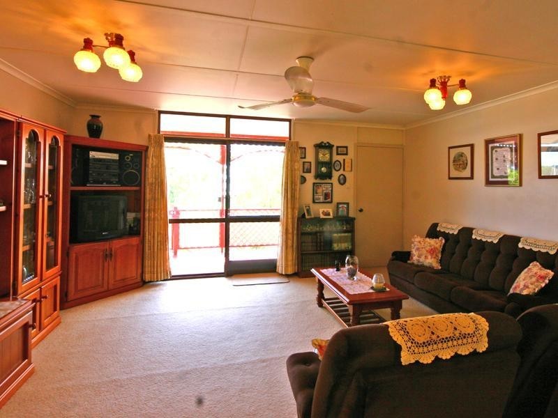 18 Debbie Street, Trinity Park QLD 4879