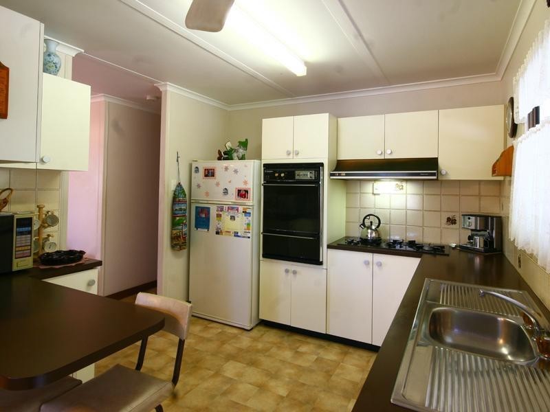 18 Debbie Street, Trinity Park QLD 4879