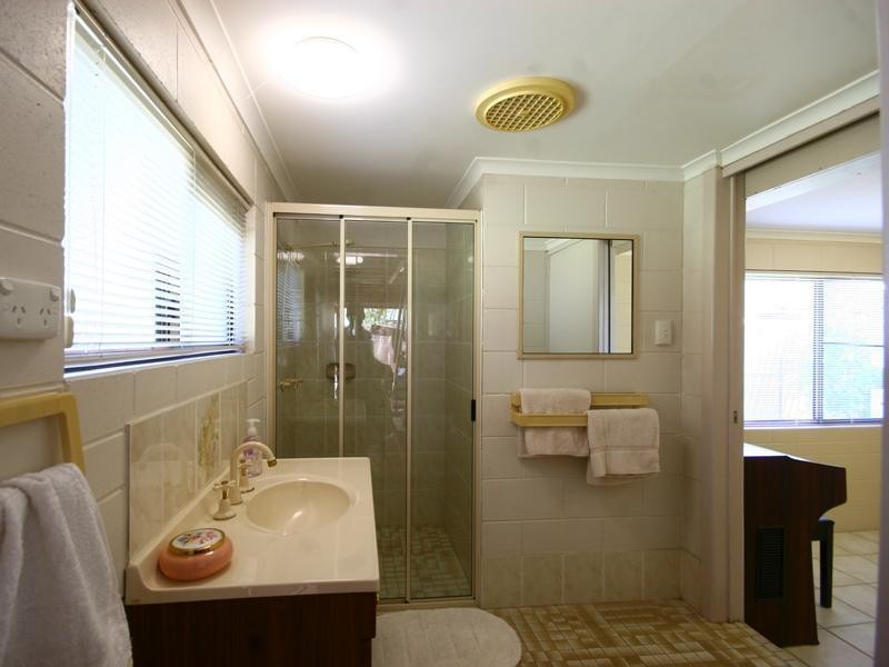 18 Debbie Street, Trinity Park QLD 4879