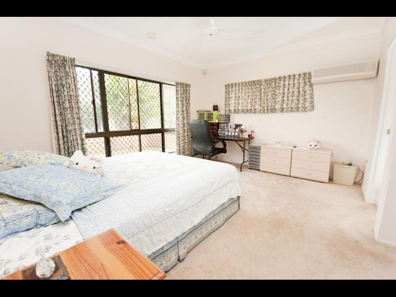 6 Grimes Close, Kanimbla QLD 4870