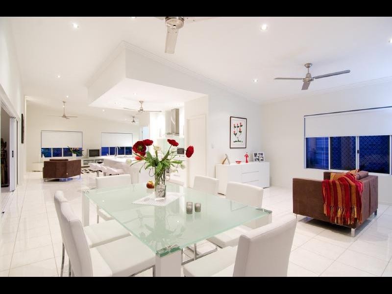 2 Camelo Close, Whitfield QLD 4870
