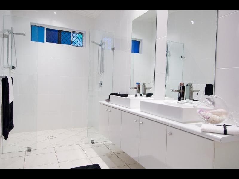 2 Camelo Close, Whitfield QLD 4870