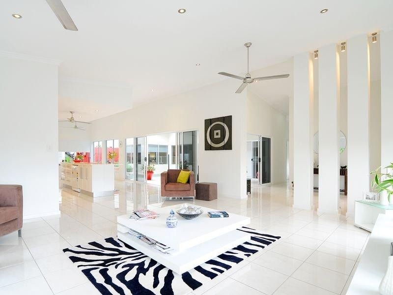 2 Carmelo Close, Whitfield QLD 4870