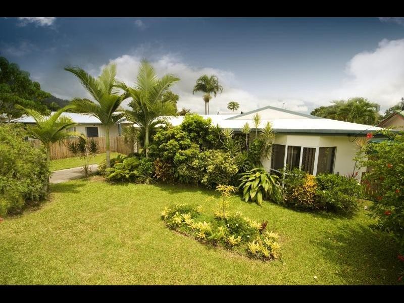 12 Kirraly Close, Mooroobool QLD 4870