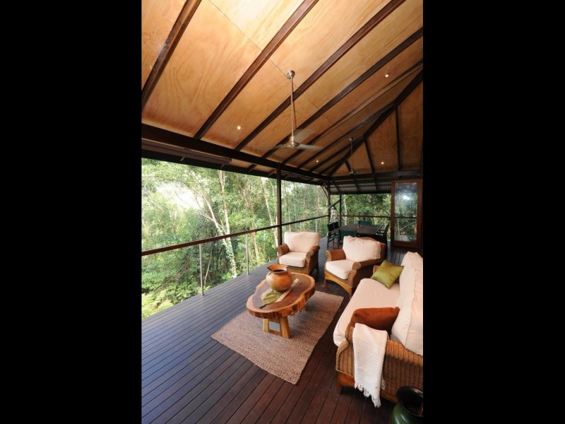 14-16 Frond Close, Redlynch QLD 4870