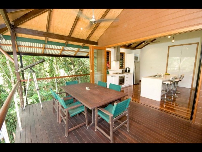 14-16 Frond Close, Redlynch QLD 4870