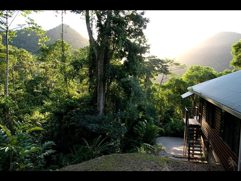 14-16 Frond Close, Redlynch QLD 4870