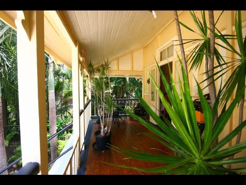 6 Hollett Close, Manunda QLD 4870